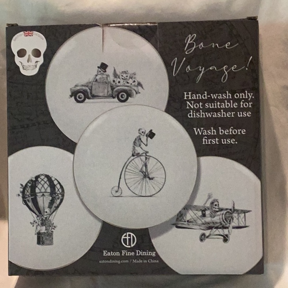 Bone Voyage Halloween Appetizer/Salad/Dessert Plate Set